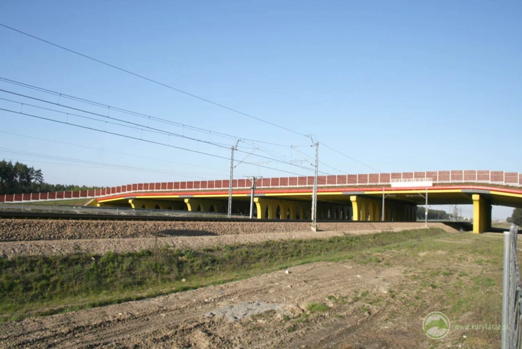 57-Największe przejścia górne w Polsce powstały nad autostradą A4, odcinek: Kraków-Tarnów i linią...