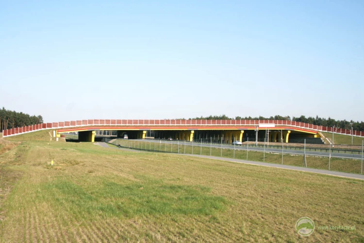58-Największe przejścia górne w Polsce powstały nad autostradą A4, odcinek: Kraków-Tarnów i linią...