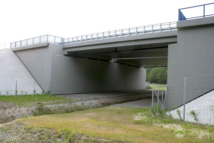 40-Przejścia dolne zespolone z przejazdami gospodarczymi pod autostradą A2, odcinek: Nowy Tomyśl-Świecko...